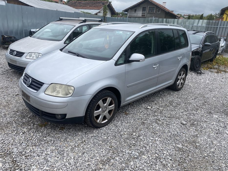 VW Touran на Части 2 броя, 1.6fsi, 2.0tdi DSG