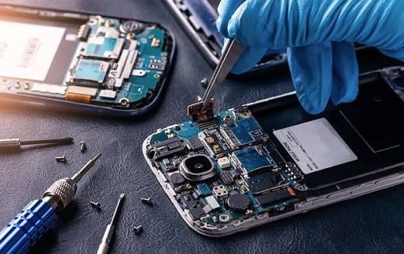 Service GSM-reparatii, telefoane, laptopuri, GPS