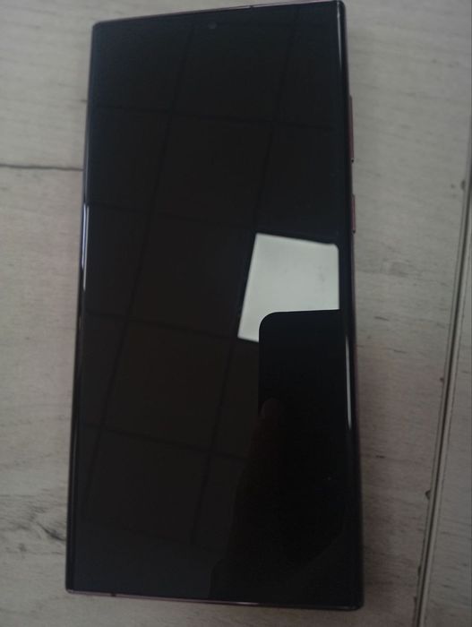 Samsung s 22 ultra sotiladi obmen ham boladi iphone 12 maxdan tevasiga