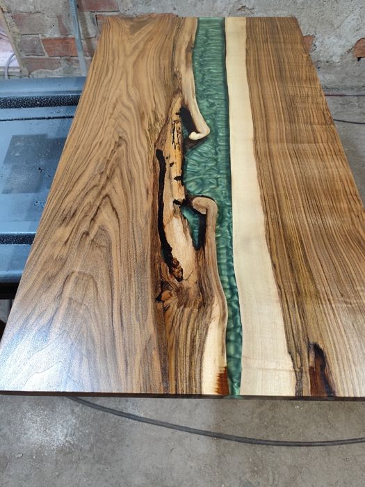 Маса от орех и епоксидна смола