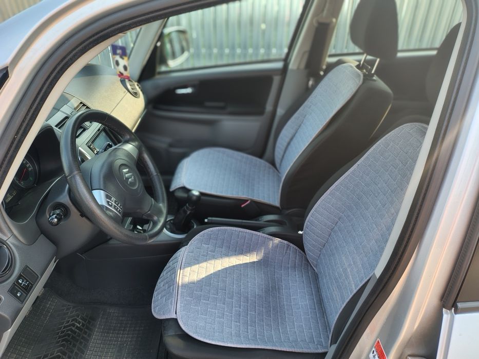Vând Suzuki SX4 din anul 2012 - 4x4 .