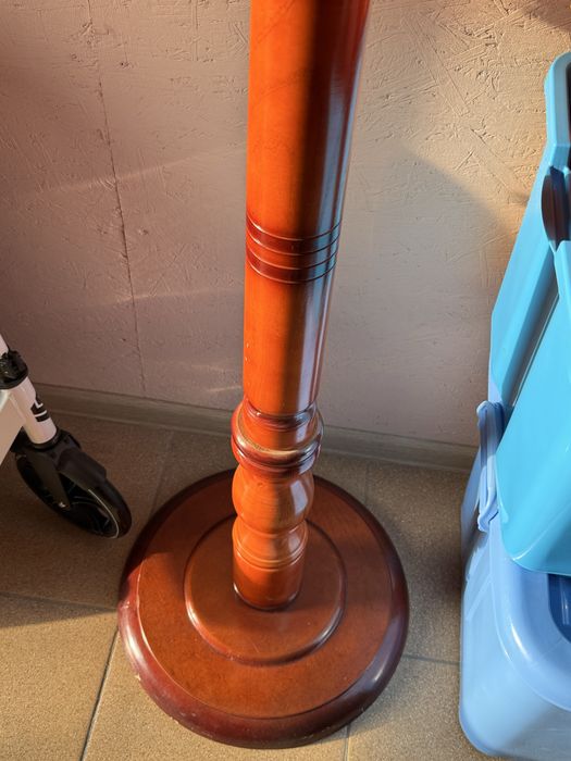 Напольная  вешалка.