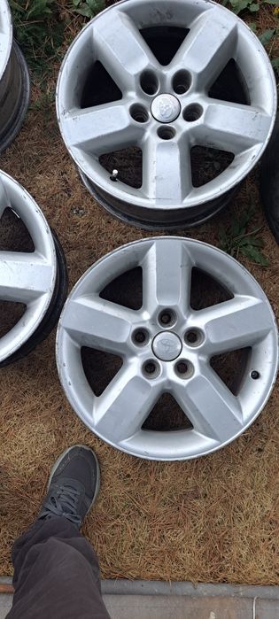 Диски на тайота титановый