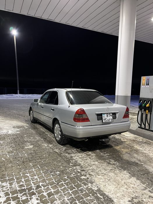 В продаже мерседес с 180