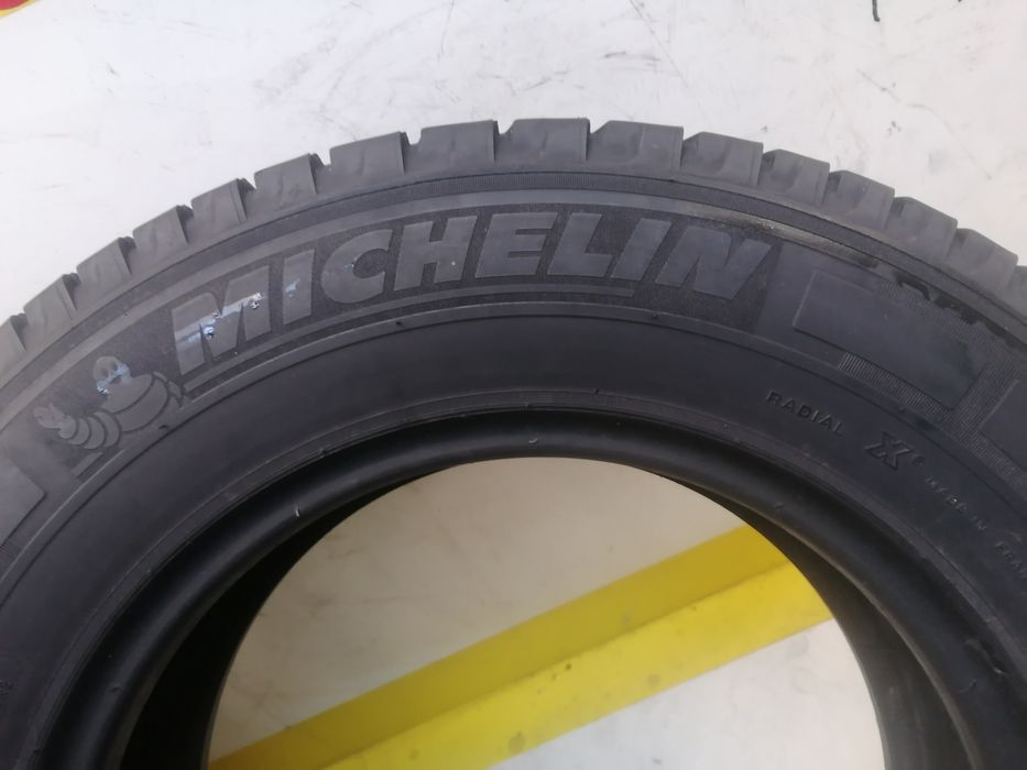 215/70/15 C vara 2*Michelin dot 0517. 5,46mm