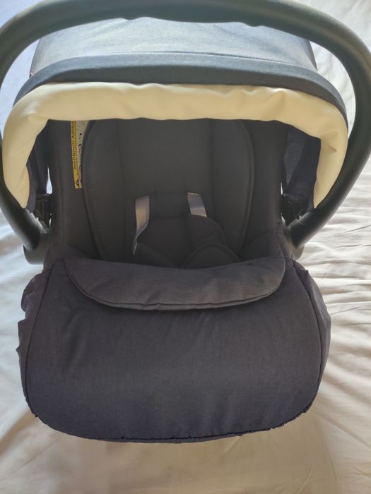 Бебешко кошче за кола.