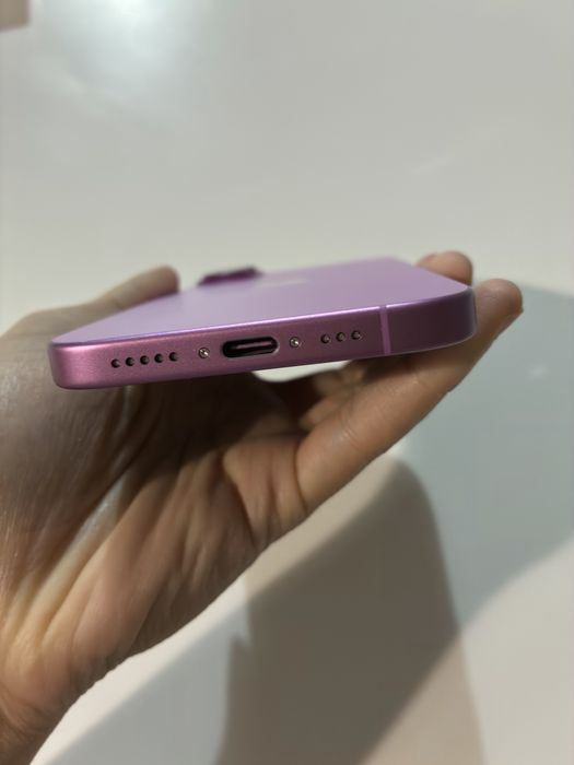 Iphone 16 / 128GB/ - в гаранция