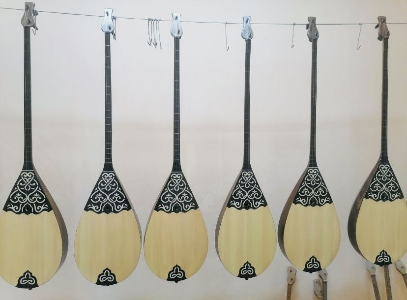 Домбыра ручная работа