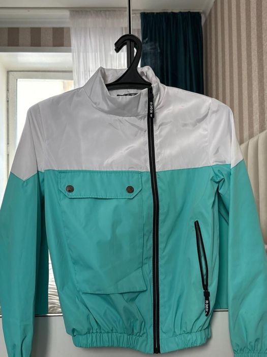 Продам куртки на 11-12 лет