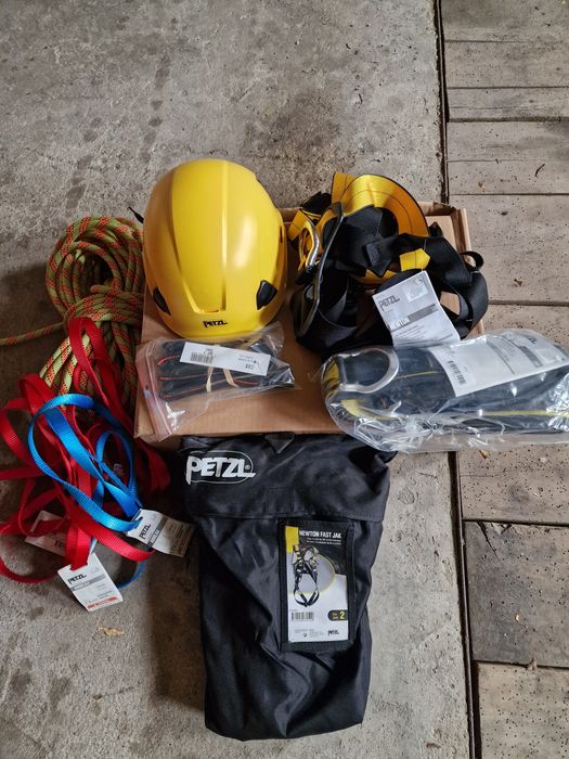Предпазна Екипировка на Petzl за алпинизъм