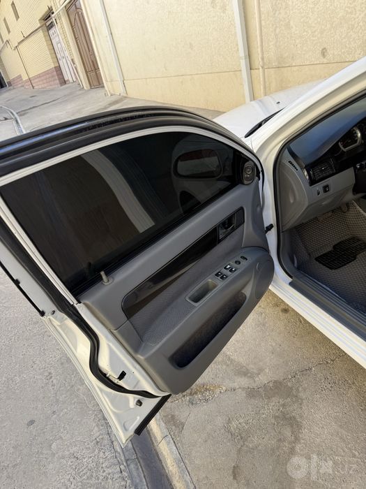 Lacetti 3 poz avtomat 2010