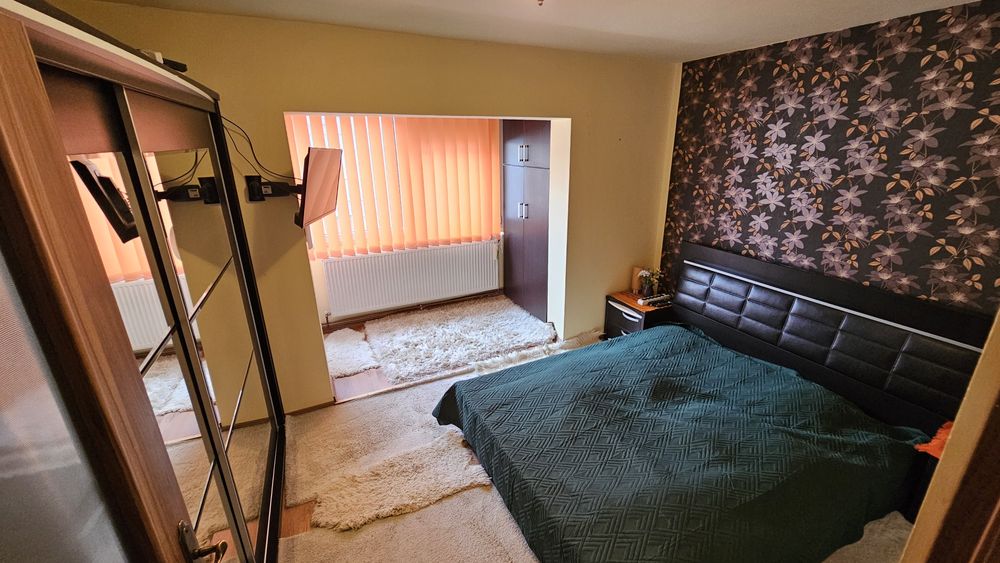 Apartament 3 camere, 75mp, mobilat, etaj 3/4,  Dallas