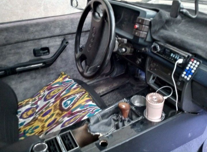 Ауди 80 холати яхши бензин газббъббббъбъ