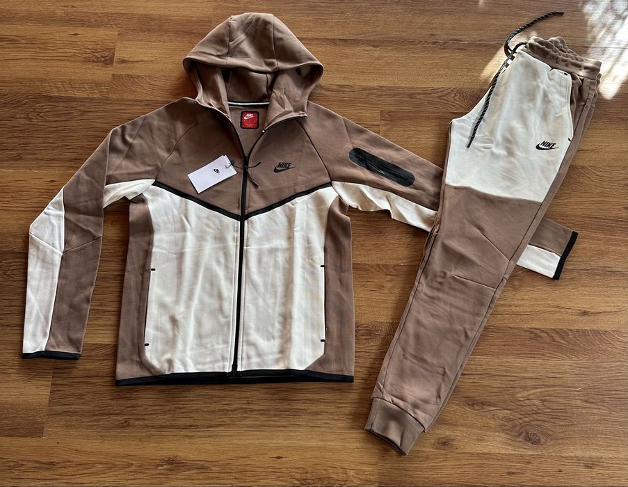 Мъжки,памучен екип Nike в кафяво с активен,заден джоб на долнището