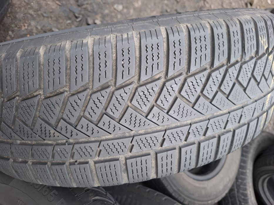 Vand 1 sau 2 sau 4 anvelope 215 65 17 continental de iarna dot 2019