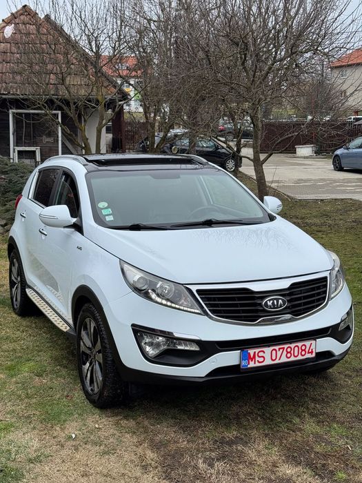 Kia Sportage 2.0 CRDI 4x4 / Panoramic / Automatic / Piele / Premium