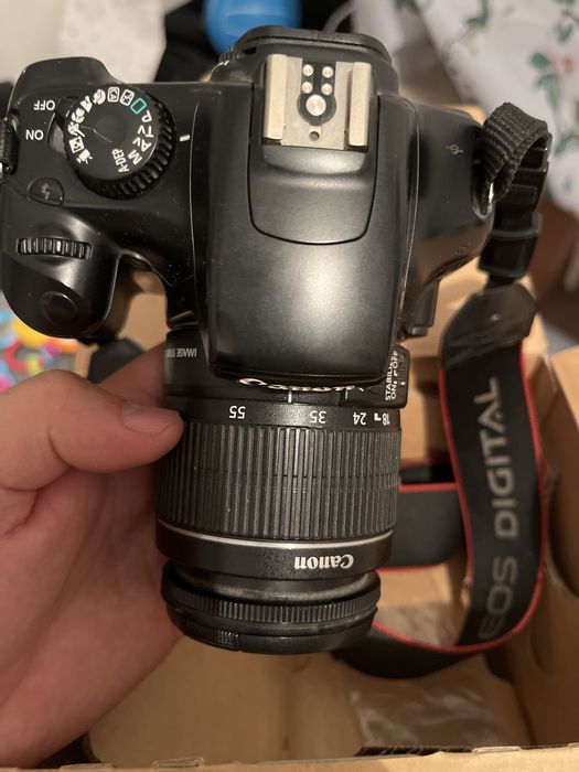 Canon 1100D в отличном состояний
