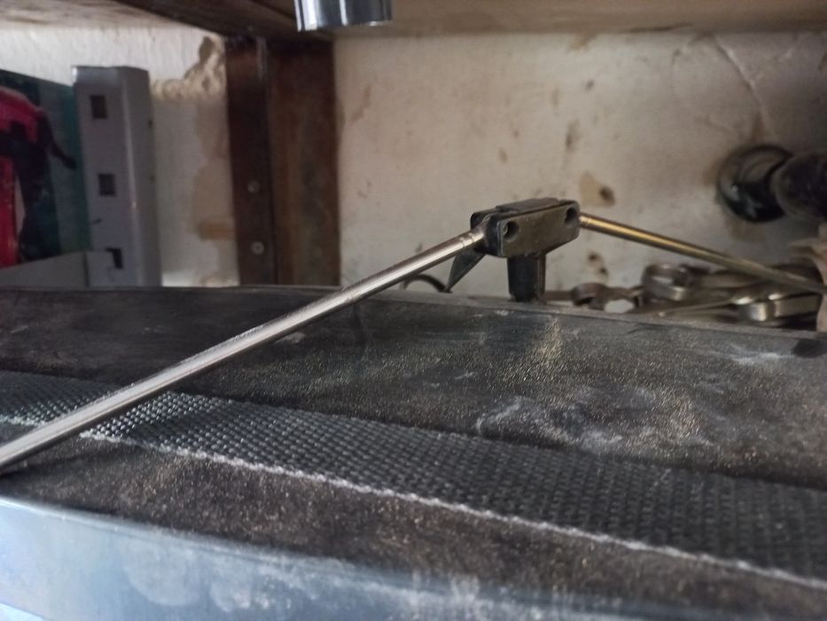 Продаётся телевизор с подставкой