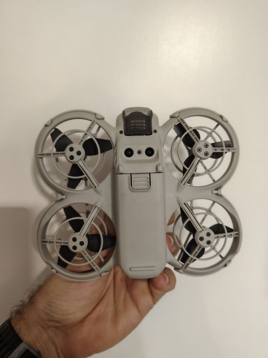Дрон DJI NEO с батерия