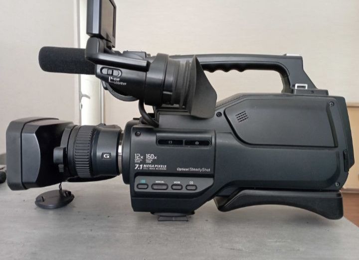 Продаётся видеокамера sony