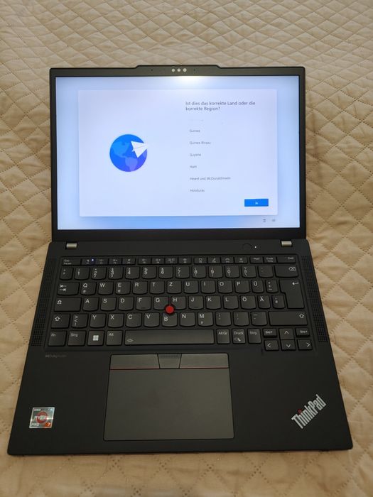 Lenovo ThinkPad X13 Gen 4 / Ryzen 7 PRO 7840U / 32GB RAM /1TB SSD /Win 11 Pro.
