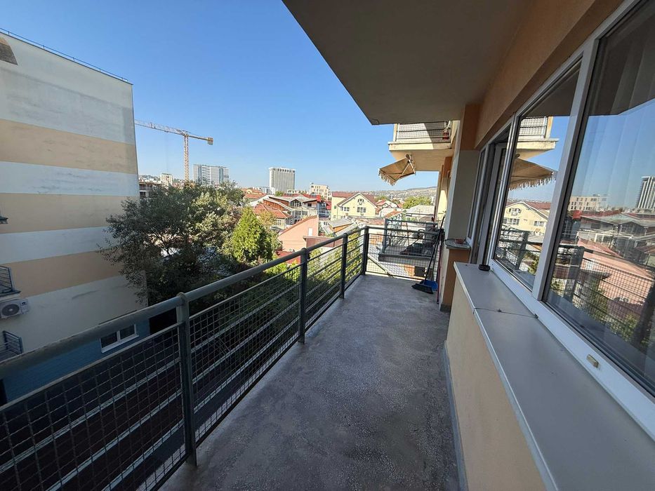 Inchiriere apartament, strada Bucuresti, zona Farmec + Garaj subteran- 690euro