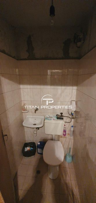 Дава се под наем Магазин в Бургас, Център - 20 кв.м за 229.5 € - Снимка #3