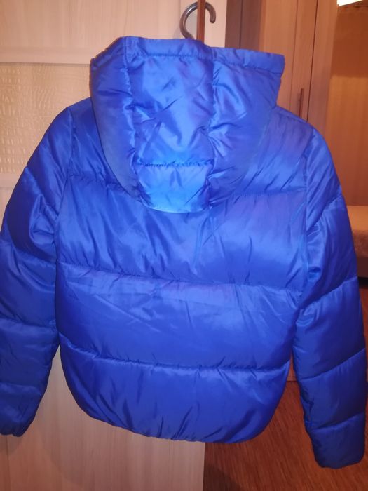 Продам куртку женскую