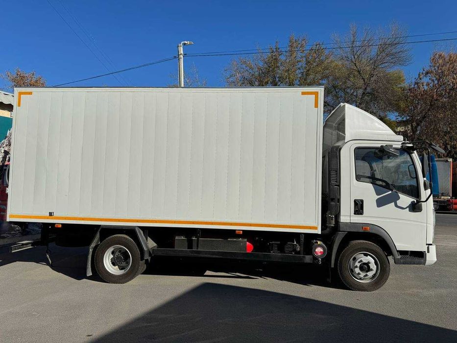 АВТОФУРГОН цельнометаллический SINOTRUK HOMAN - 6.1 тн.
