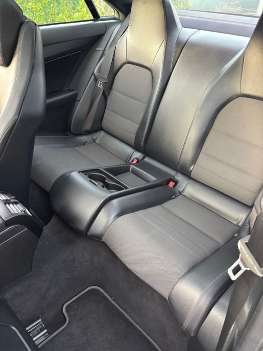 Schimb Vând 8500 euro  Mercedes Benz E220 coupe