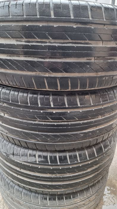 Продам шины 215 55 R17