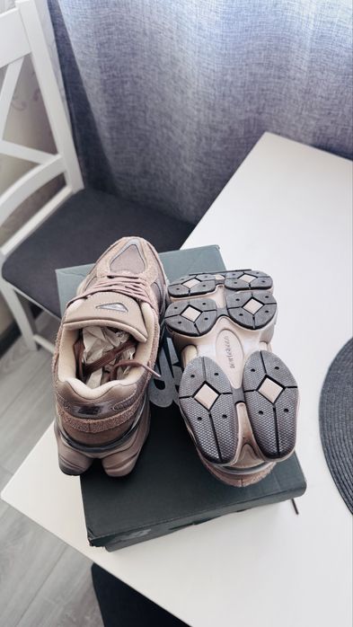 New Balance 9060 кафяви/светло кафяви/кремави