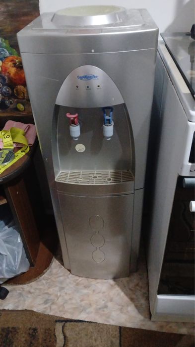 Кулер для воды продается