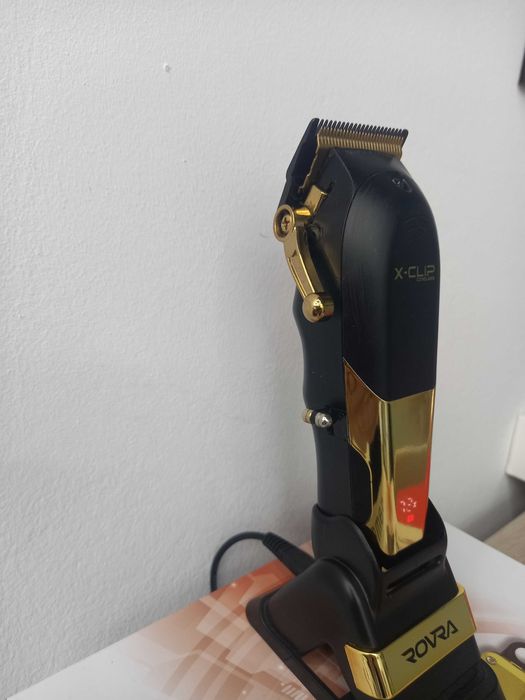 Vand set masini de tuns profesionale