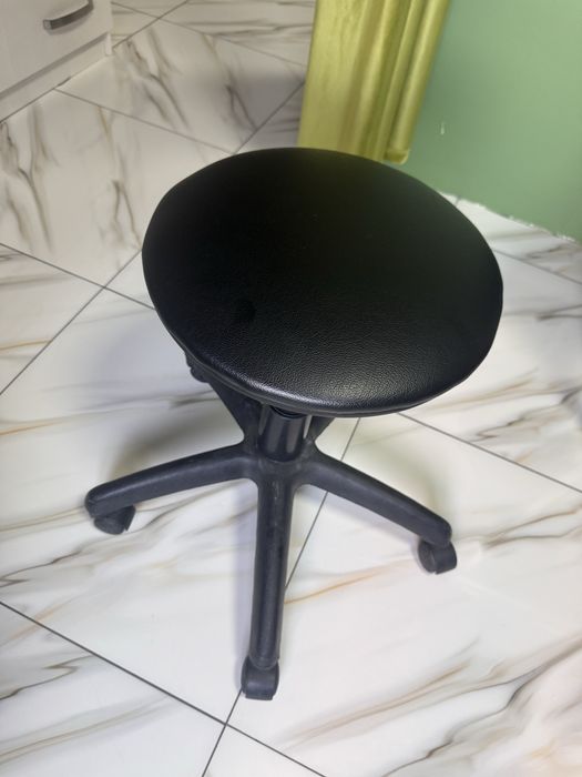 Стулья на колесиках