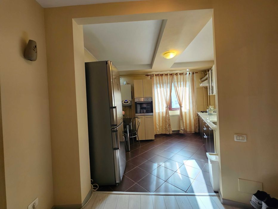 Apartament modern, cu centrala proprie si loc de parcare
