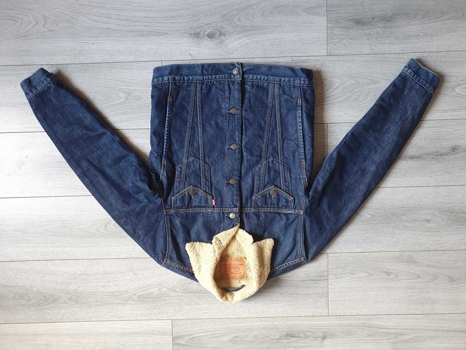 Geaca de blugi LEVI'S 71500 Sherpa (fabricata in anul 2002) - Marime M