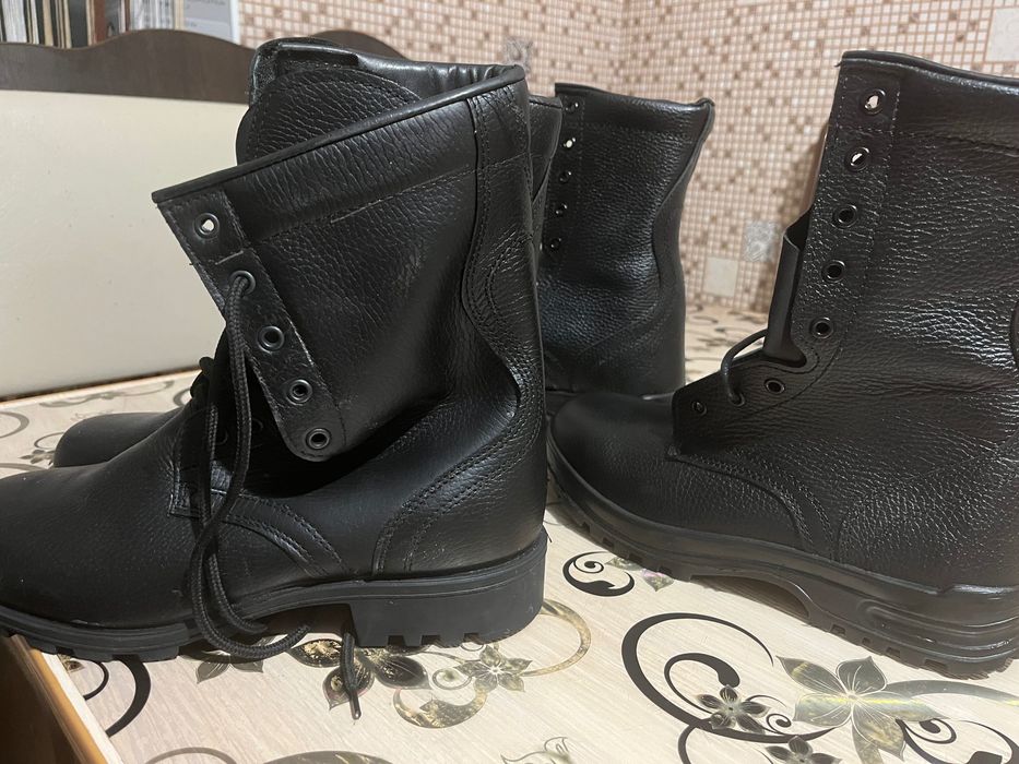 Продам кожанные берцы
