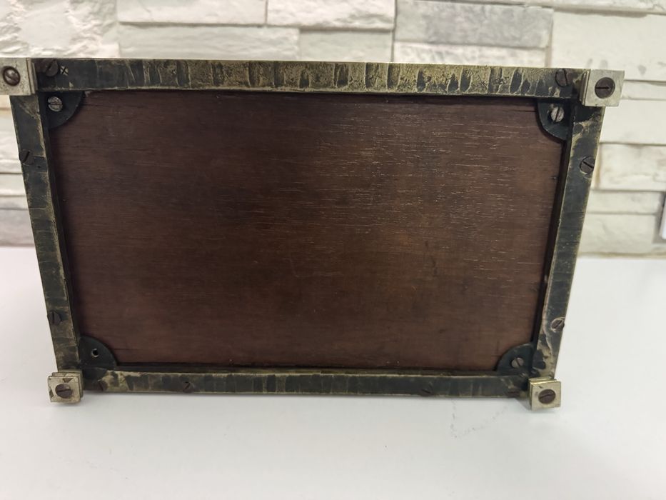 Caseta ornamentata veche /bijuterii/accesorii