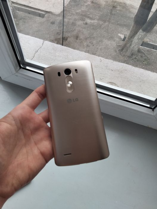 Продам телефон lg