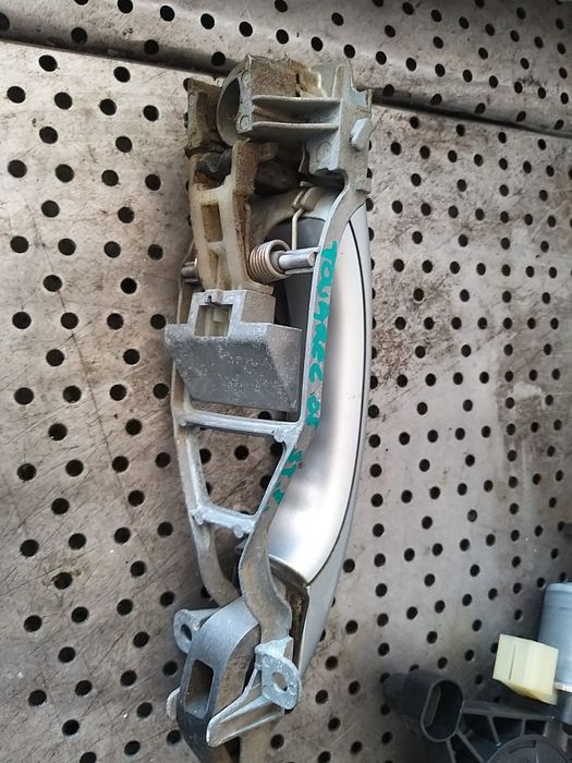 Maner usa stanga fata vw touareg 7l 7l0837885e