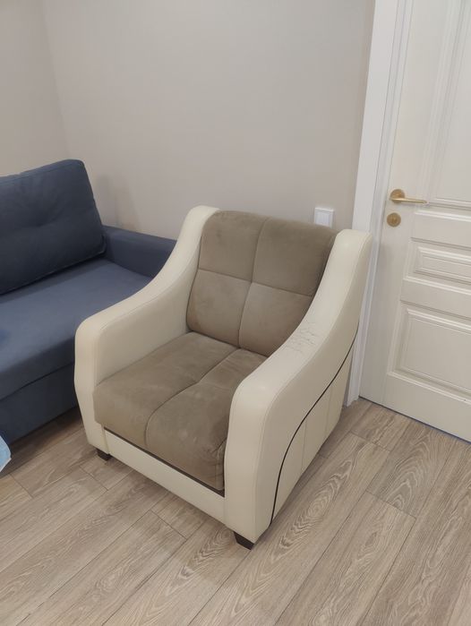 Кресло кожаное ткань