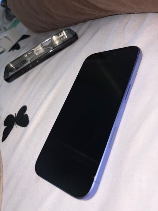 Vand/Schimb iphone 16 simplu ,128 gb baterie 90%