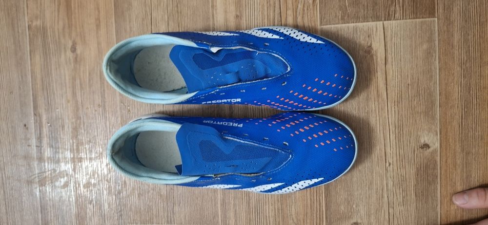 Сараканошки адидас придатор