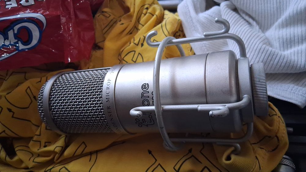 Microfon  studiou  profesional