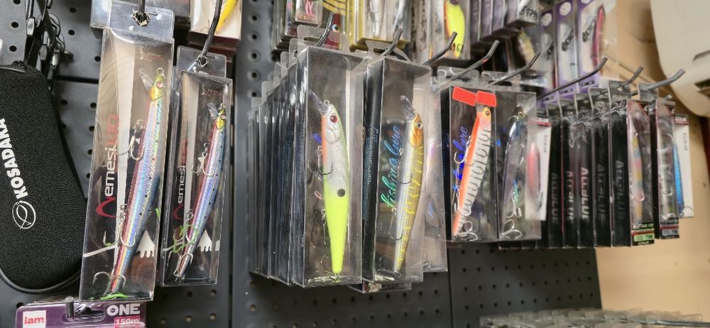 Рибарски такъми воблери, блесни, карбонови спининги и други