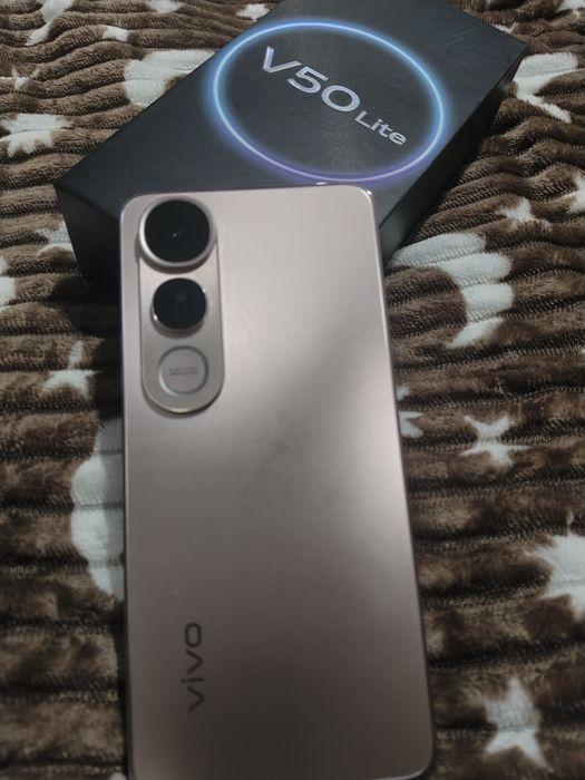 Продам vivo v 50 lite 128 г
