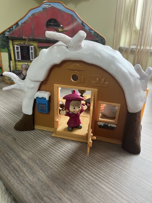 Casuta (Masa si ursul)