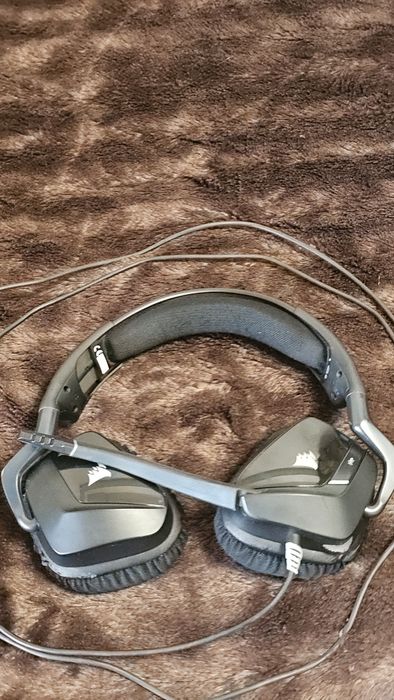 Casti corsair Void ,cu fir ,RGB GAMING