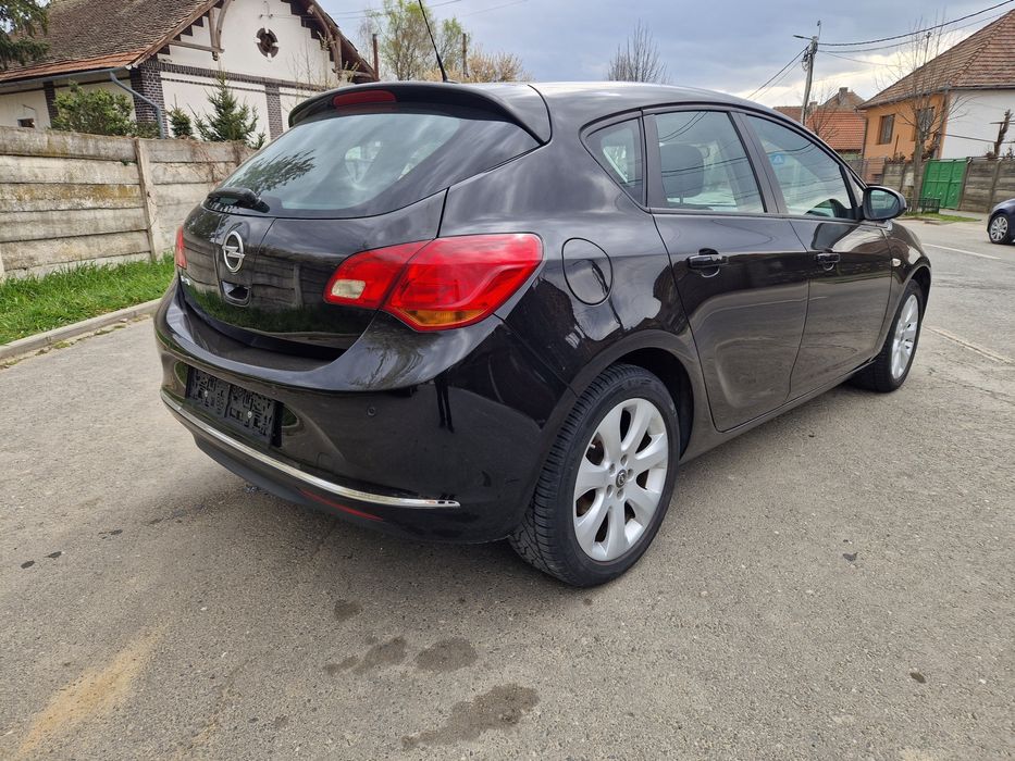 Opel Astra J 1,6i benzina aspirat euro 6